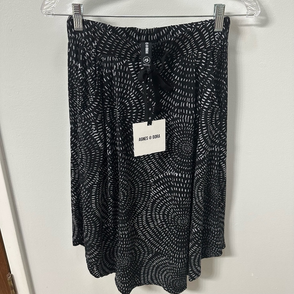 Agnes & Dora NWT size XS Geometric Skirt w/Elastic Waist, Drawstring, Pockets!